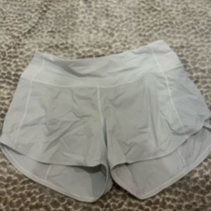 WHITE LULU SHORTS!!